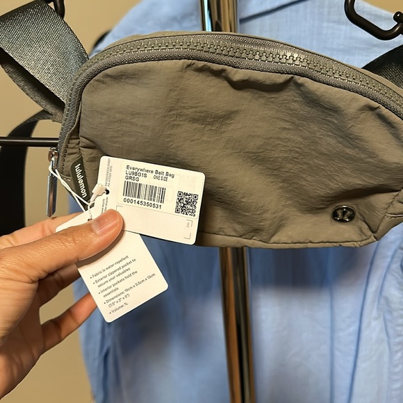 Lululemon everywhere belt bag - Picture 3 of 3